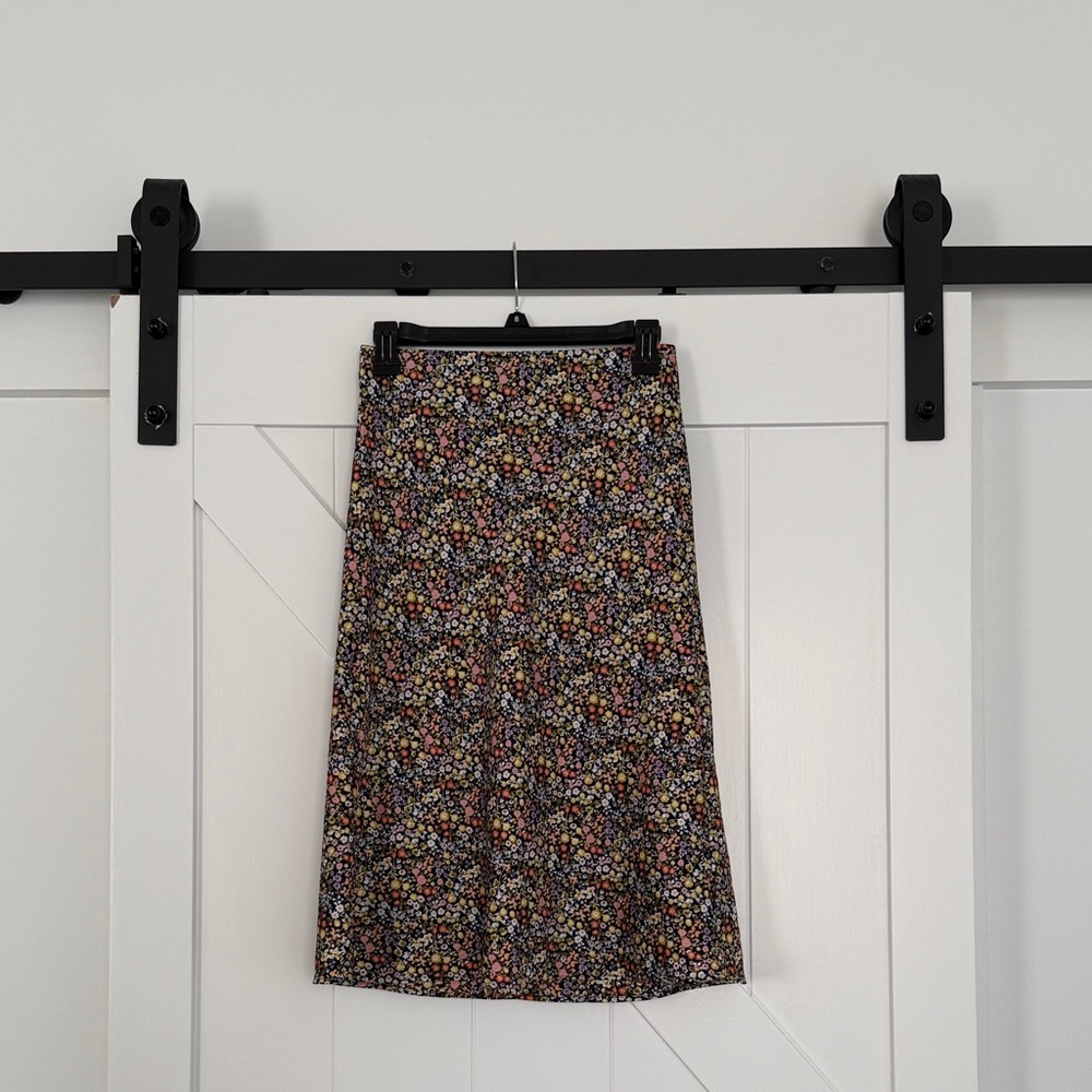 Loft Women's Pull On Floral Midi Skirt